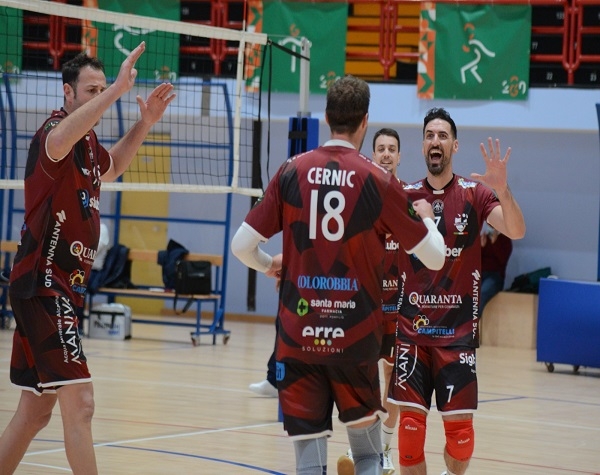 Volley Club Grottaglie - Ricomincia il campionato, Giosa: ”Momento difficile”