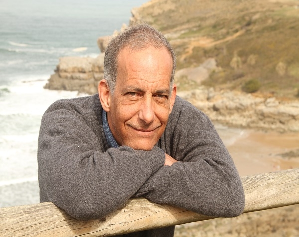 Sergio Bambarén, autore del best seller  “Il Delfino”, per la prima volta a Taranto il 6 settembre presso la Lega Navale. La Puglia è l’unica tappa italiana del suo tour