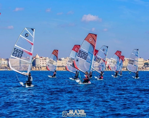 I giovani velisti “scaldano le vele” in attesa della tappa tarantina del campionato nazionale