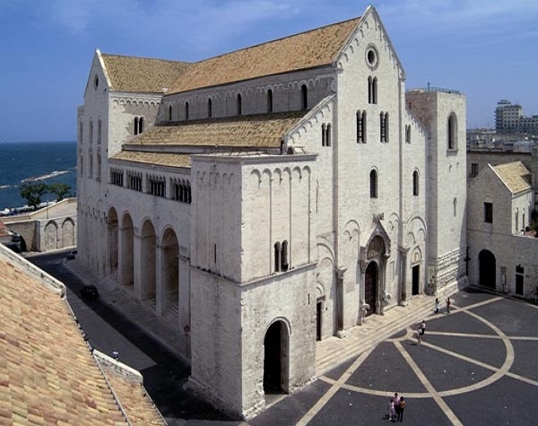 San Nicola. Il Santo Graal a Bari?