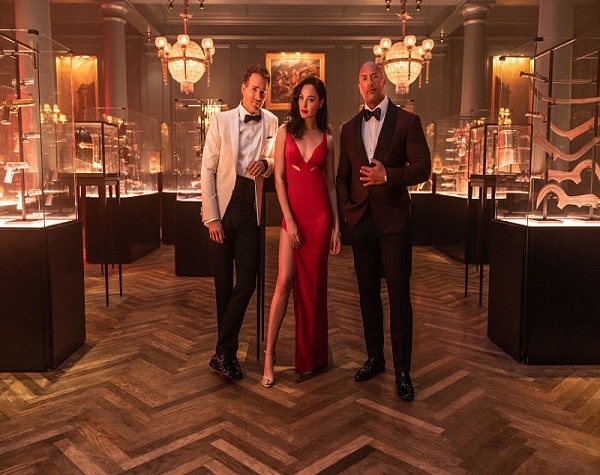 RED NOTICE – Il film con Dwayne Johnson, Gal Gadot e Ryan Reynolds su Netflix dal 12 novembre 2021