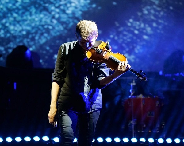 Federico Mecozzi, violinista di Ludovico Einaudi, live il 13 settembre al Parco degli Artisti di Rimini