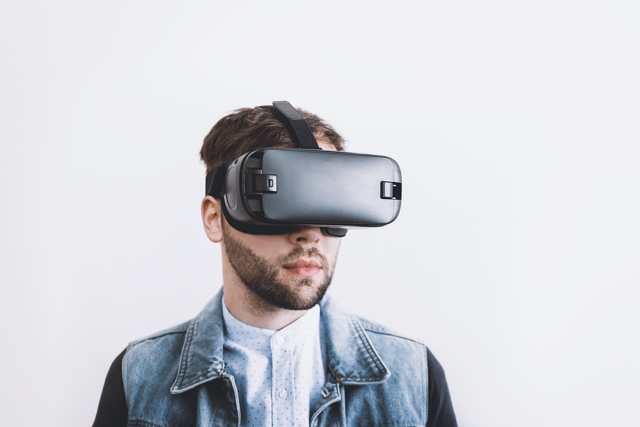 Realtà Virtuale: Attraverso l’Interfaccia del Possibile